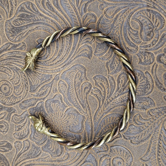 Vintage Gold Tone Twist Animal Head Cuff Bracelet - Picture 5 of 7